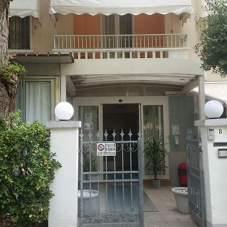 רימיני Hotel Manolita מראה חיצוני תמונה