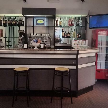 רימיני Hotel Manolita מראה חיצוני תמונה