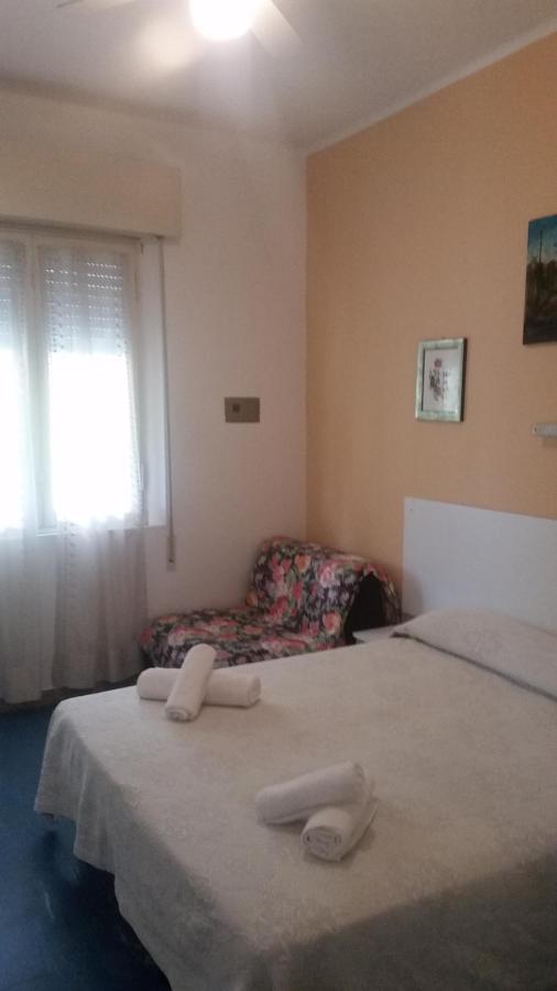 רימיני Hotel Manolita מראה חיצוני תמונה