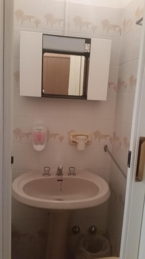 רימיני Hotel Manolita מראה חיצוני תמונה