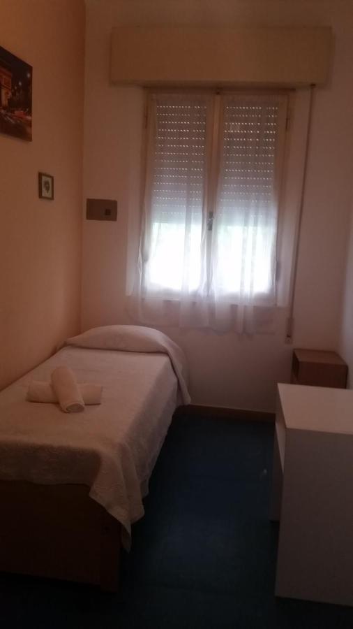 רימיני Hotel Manolita מראה חיצוני תמונה