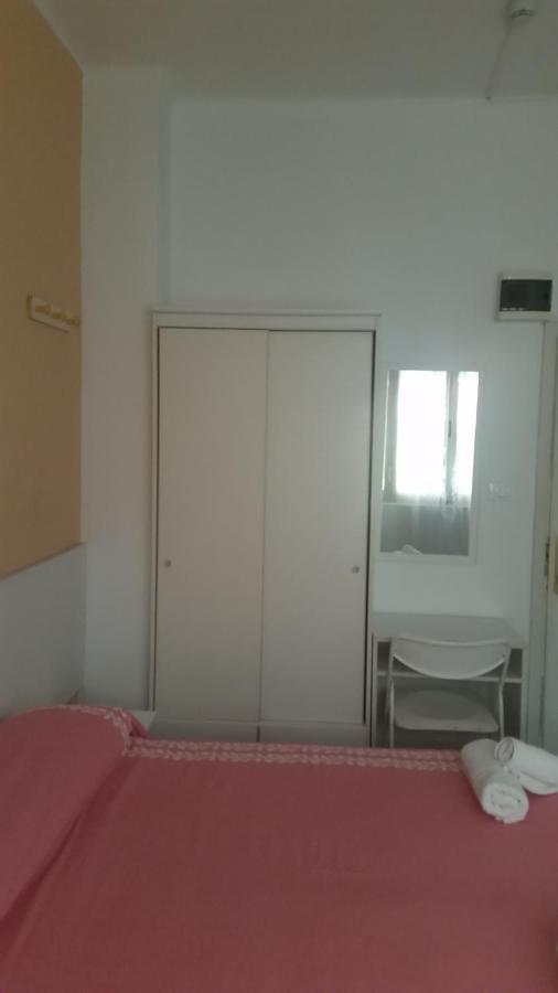 רימיני Hotel Manolita מראה חיצוני תמונה