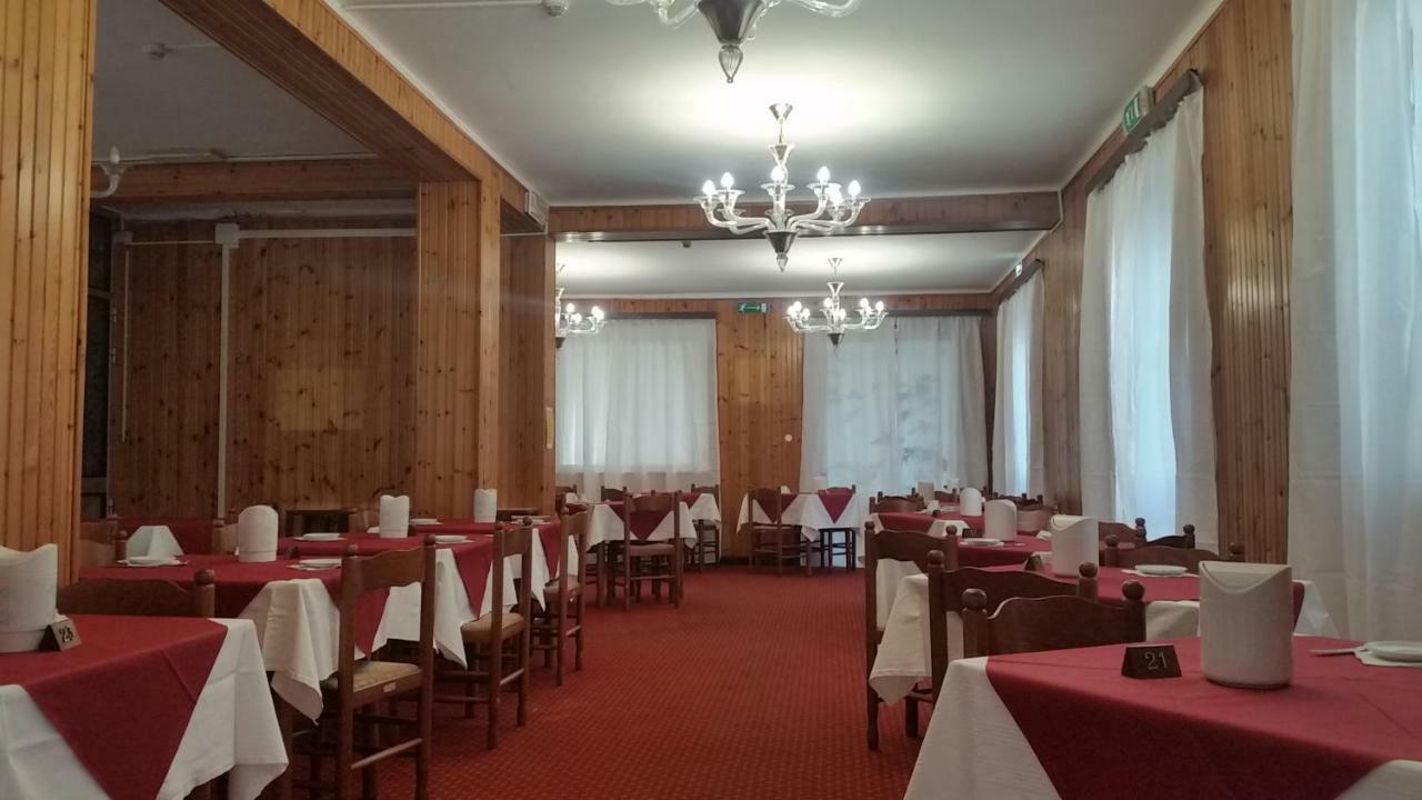 רימיני Hotel Manolita מראה חיצוני תמונה