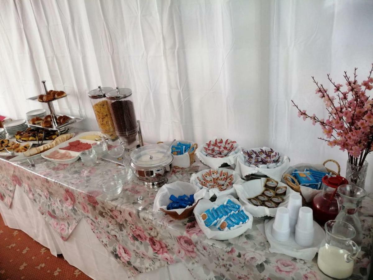 רימיני Hotel Manolita מראה חיצוני תמונה