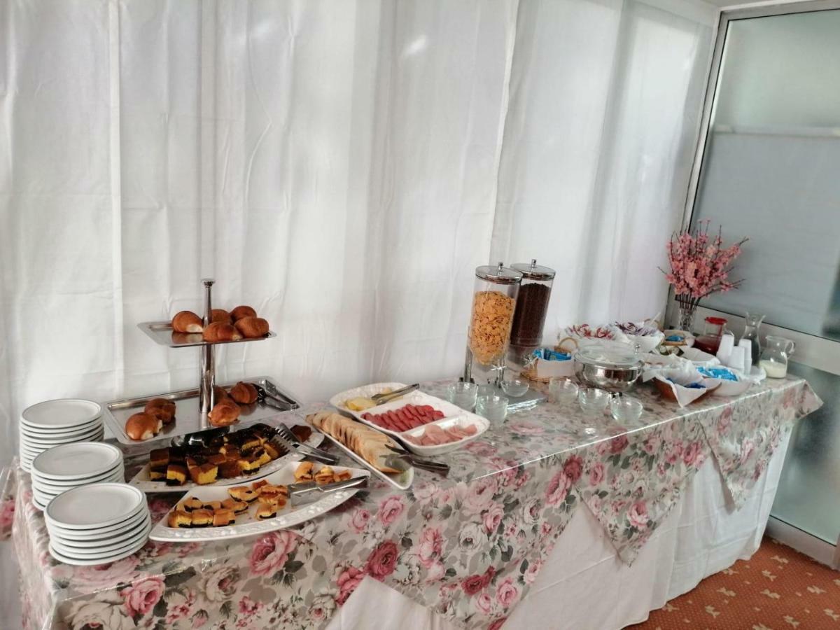 רימיני Hotel Manolita מראה חיצוני תמונה