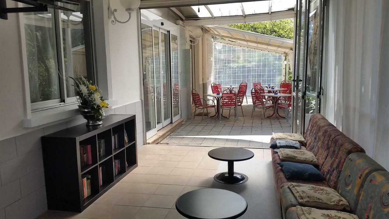 רימיני Hotel Manolita מראה חיצוני תמונה