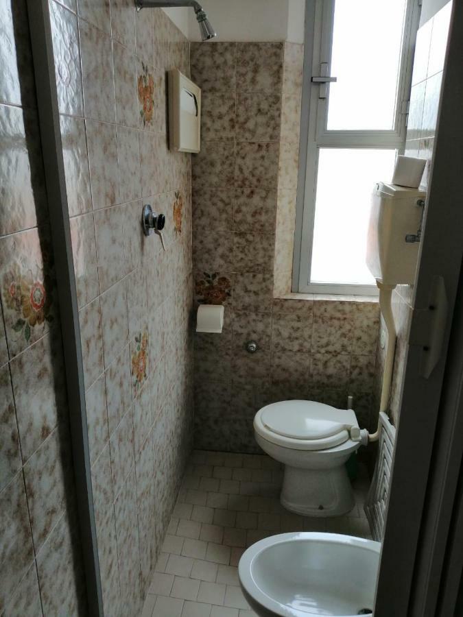 רימיני Hotel Manolita מראה חיצוני תמונה
