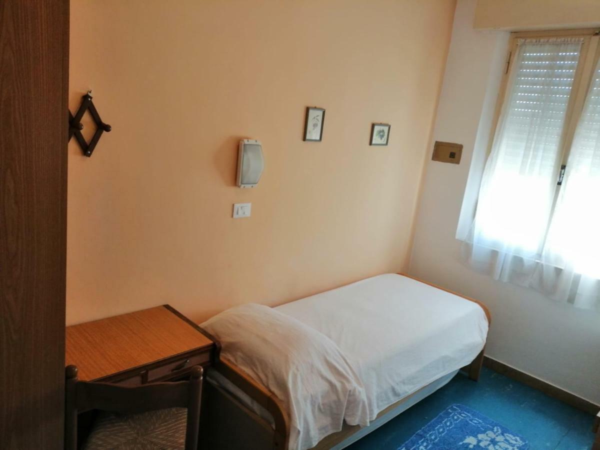 רימיני Hotel Manolita מראה חיצוני תמונה